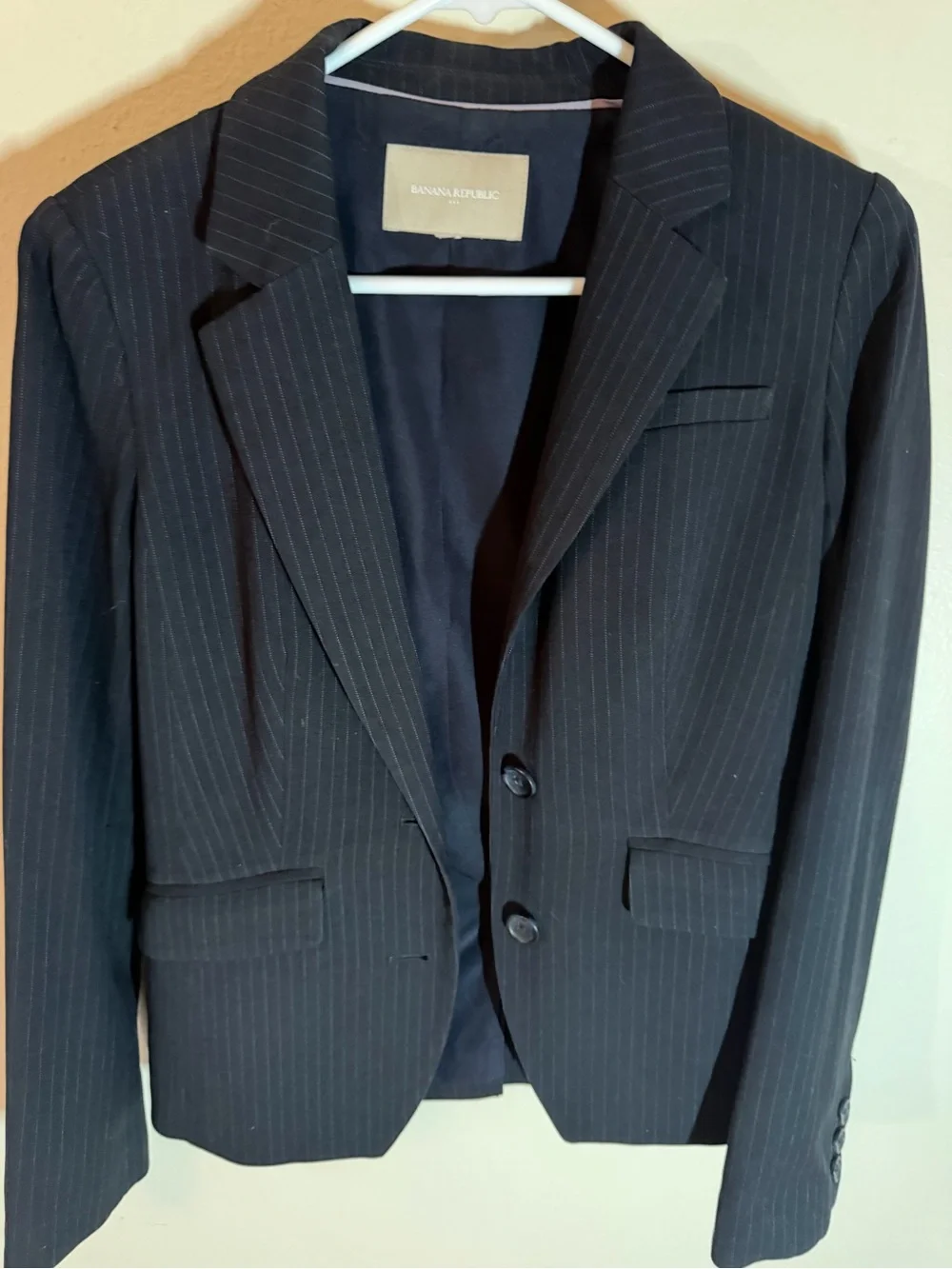 💙✨ Banana Republic Women’s Suit – Navy Pinstripe ✨📏 Size: 4R